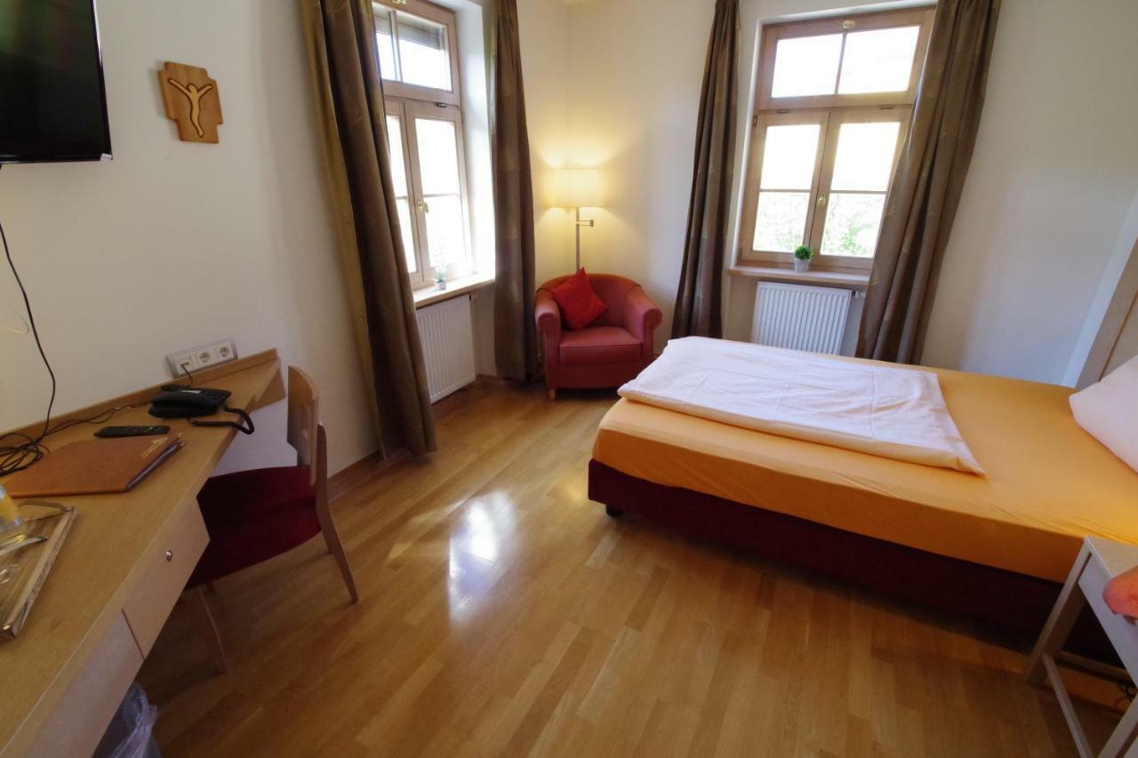 Klostergasthof Hotel Muennerstadt Luaran gambar